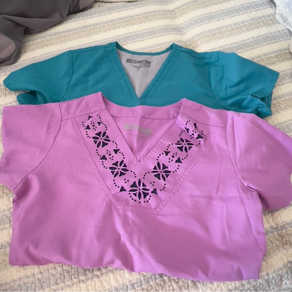 Not for sale‼️Bundle 2 scrubs